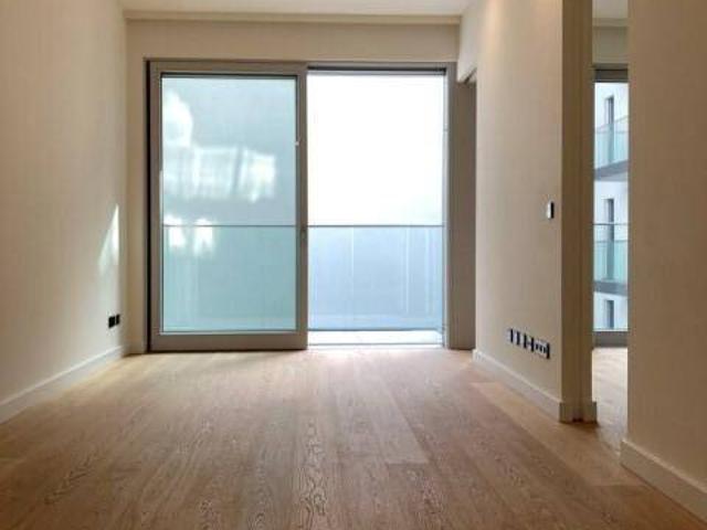 Elegantes Studioapartment mit Balkon in den begrünten Innenhof * mit Stapelparker