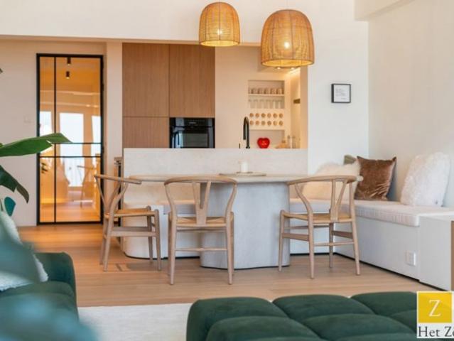 Elegantie, exclusieve luxe en frontaal zeezicht in Het Zoute
