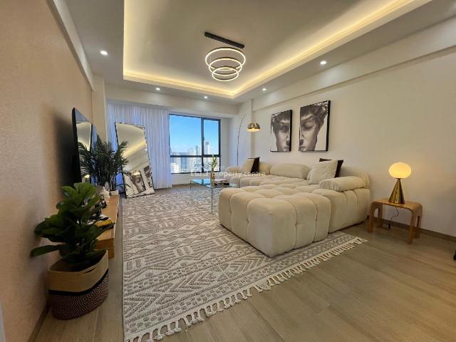 Elegantly Furnished 2 Bedroom Apartment