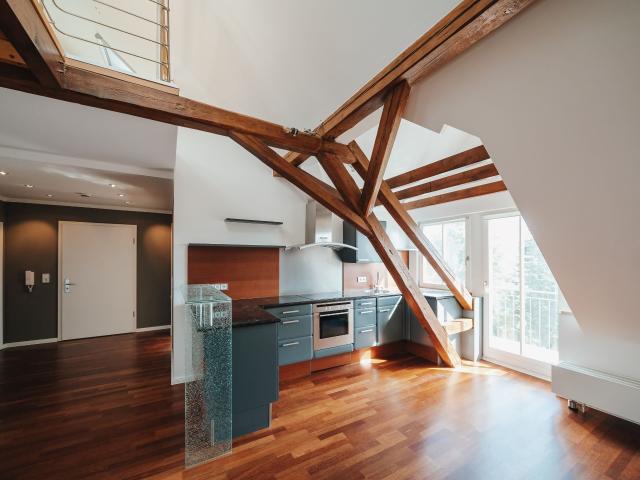 Eleganz & Altbau Charme trifft Luxus: Maisonette Wohnung in Göggingen | inkl. Stellpl. | Süd Balkon