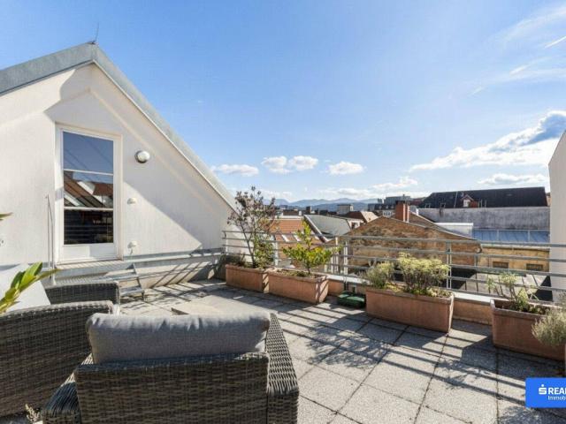 Eleganz trifft Weitblick klassisches Penthouse mit Charakter