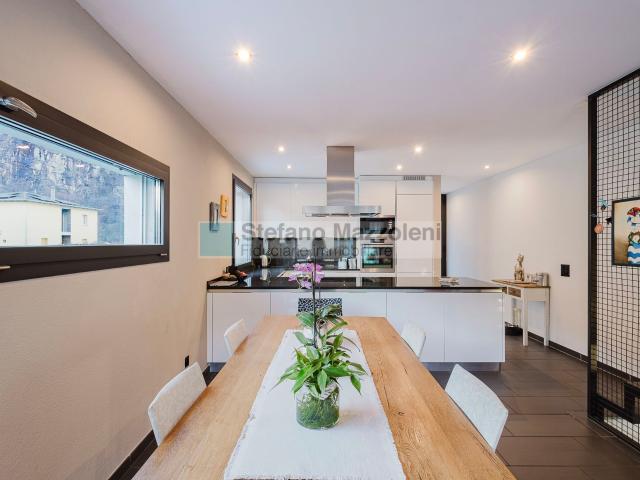 Modernes Haus mit Pool und lichtdurchfluteten Räumen | dreamo. Ch