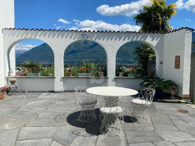 ELEGANZA, TRANQUILLITÀ E VISTA LAGO