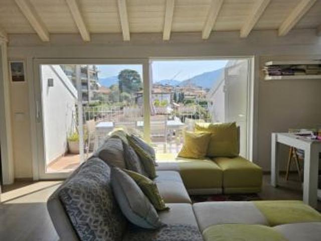 ELEGANZA E VISTA LAGO !