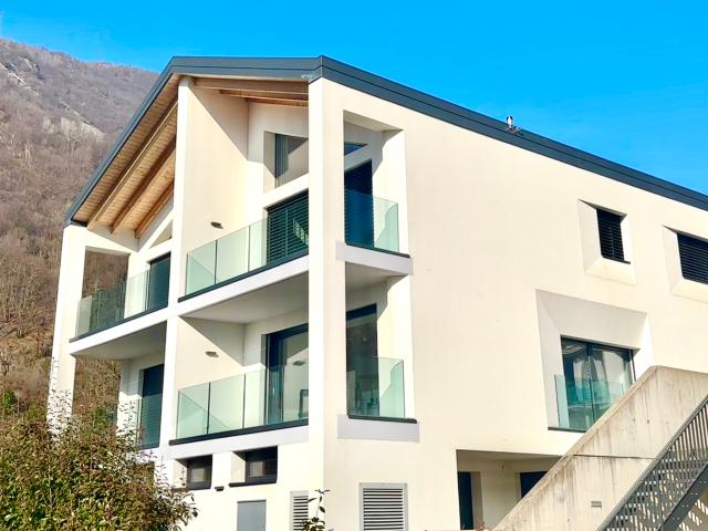 Eleganza Moderna e Comfort: Villa con Rifiniture di Pregio