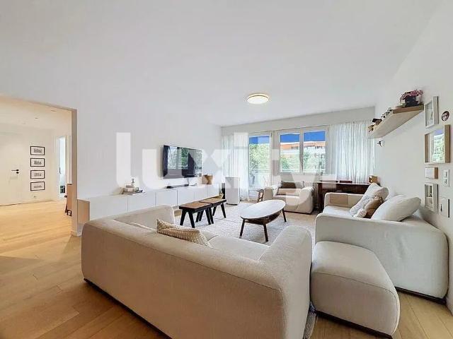 Elegance and Comfort in a Sought after Environment