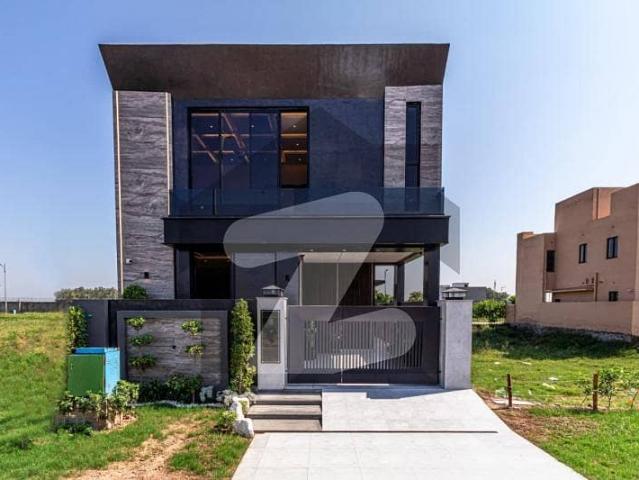Elegance and Modernity Combined: 5 Marla House for Sale