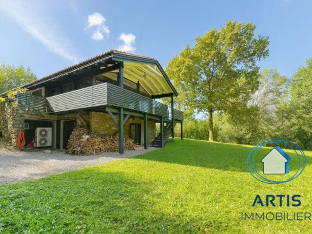 Élégance architecturale au coeur de la nature