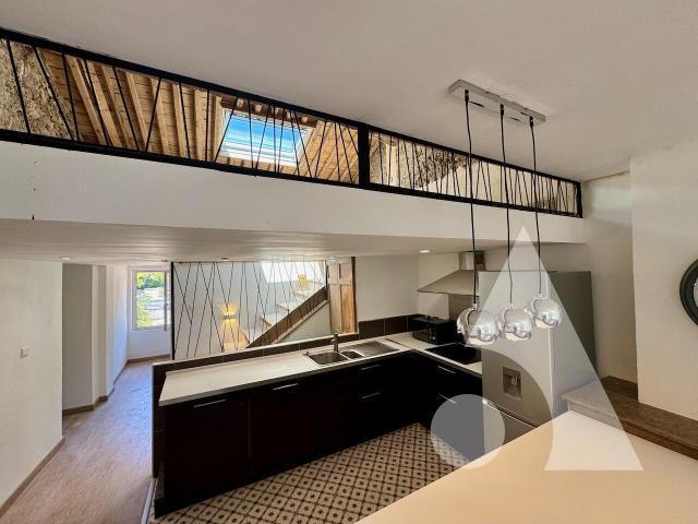 Élégance au coeur de Cotignac Appartement traversant rénové. 70m² Cotignac