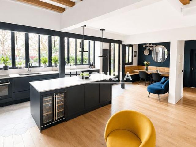 Élégance contemporaine à Versailles – Propriété rénovée avec prestations haut de gamme