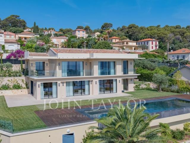 Élégance contemporaine face à Saint Jean Cap Ferrat