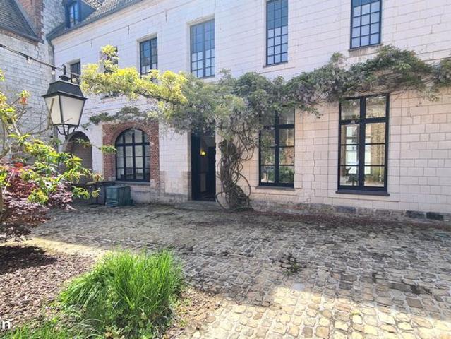Elégance et histoire: Hôtel particulier de 1745 entièrement rénové à Montreuil sur Mer