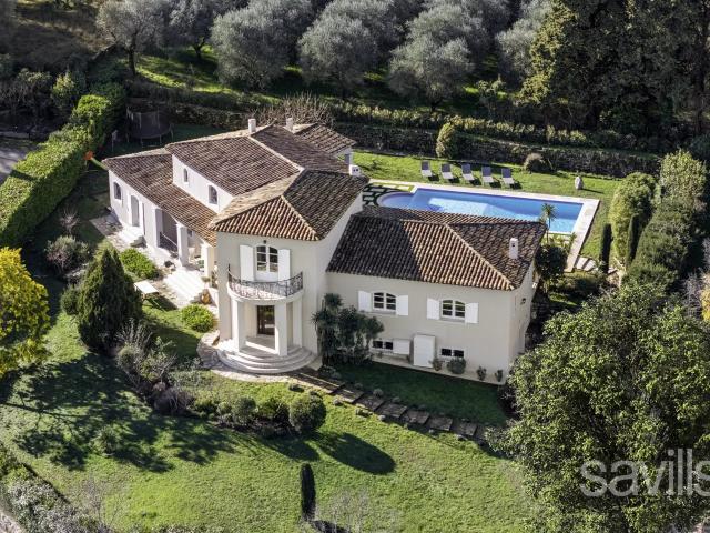 Élégance et prestige dans un domaine privé à deux pas de Val. 441m² Valbonne