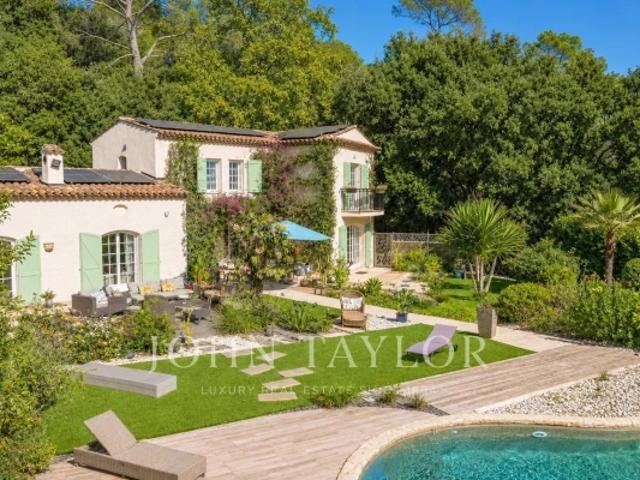 Élégance et quiétude au cœur de la Côte d'Azur