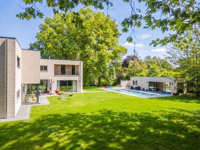 Elegance in Le Bercuit – Furnished Short Term Rental