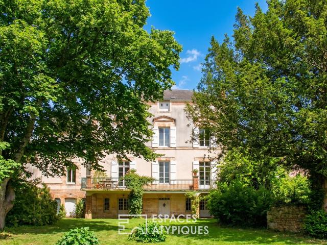 Elégance intemporelle: Maison de Maître au pied du Château 261m² Durtal