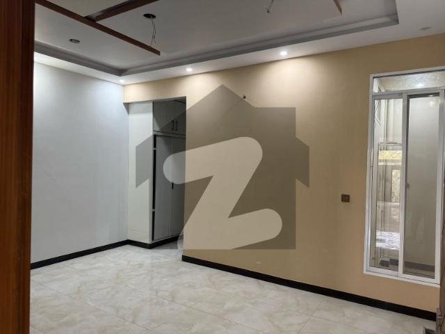 Elegance Personified! 240 Sq Yd Luxurious Property In Prestigious Karachi University Housing Society