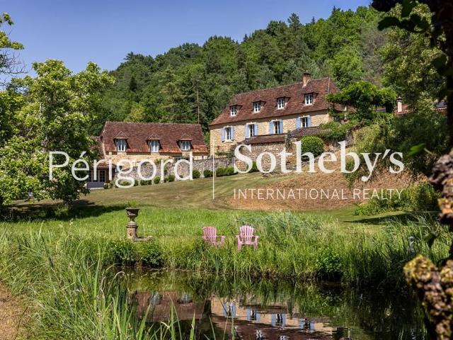 Elégance secréte au coeur du Périgord Noir 449m² Les Eyzies