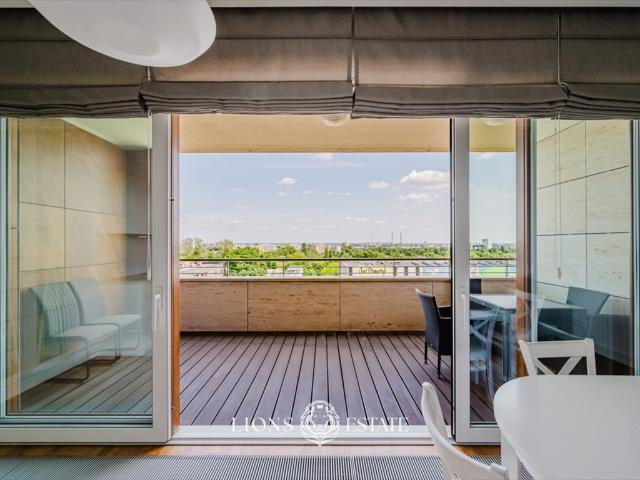 Elegancki 3 pokojowy apartament z klimatyzacją i 2 miejscami