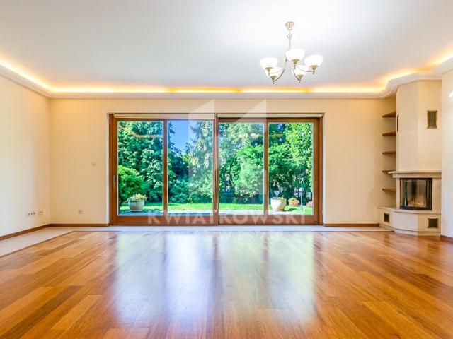 Elegancki dom 180 m² z ogrodem i garażem w Wilanowie