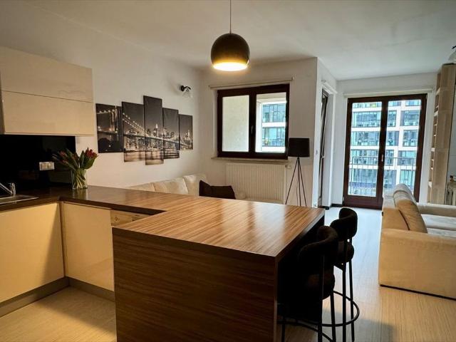 Polecam eleganckie 39 m² w Muranowie z loggią
