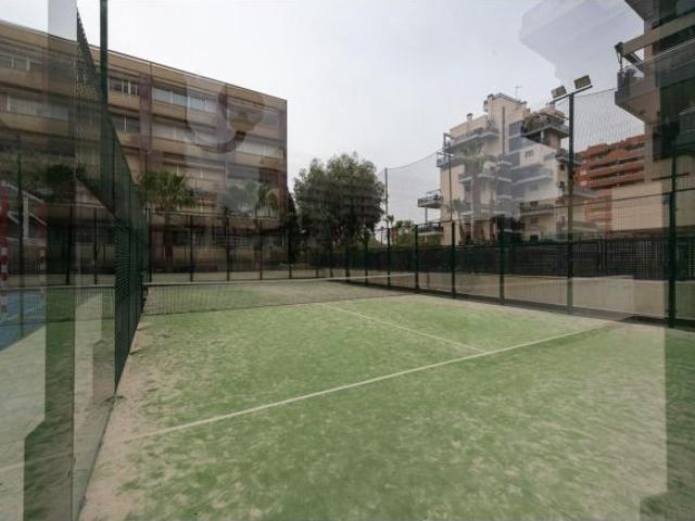 Elegancia contemporánea y vistas al mar en el corazón del PAU 5 en el Residencial Mariola Garden