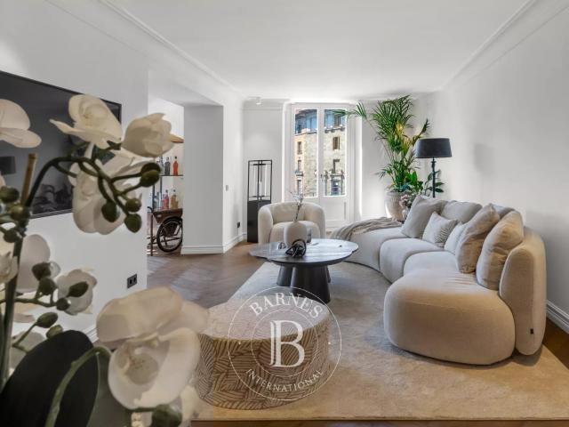Elegancia contemporánea con un toque histórico en el Paseo del Borne de Palma