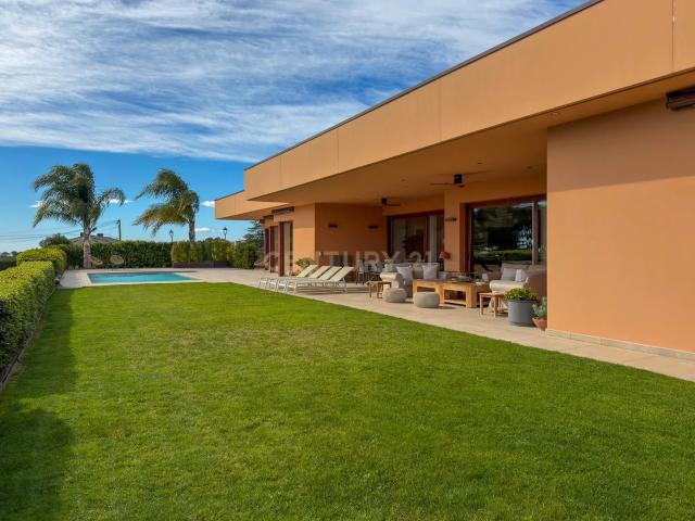 Elegancia contemporánea con vistas que enamoran en Sant Vicenç de Montalt