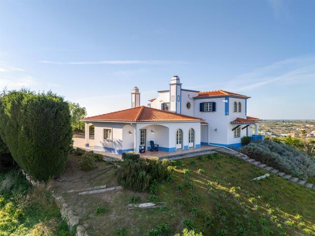 Elegância Atemporal: Moradia de Campo com Vista Mar 272m² Encarnação