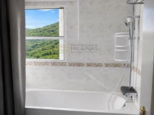 ?️ Elegancia en las alturas de Benidorm: hogar exclusivo con vistas panorámicas y parking incluido