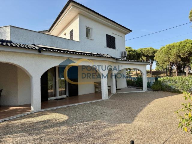 Elegância Intemporal no Coração da Quinta do Lago