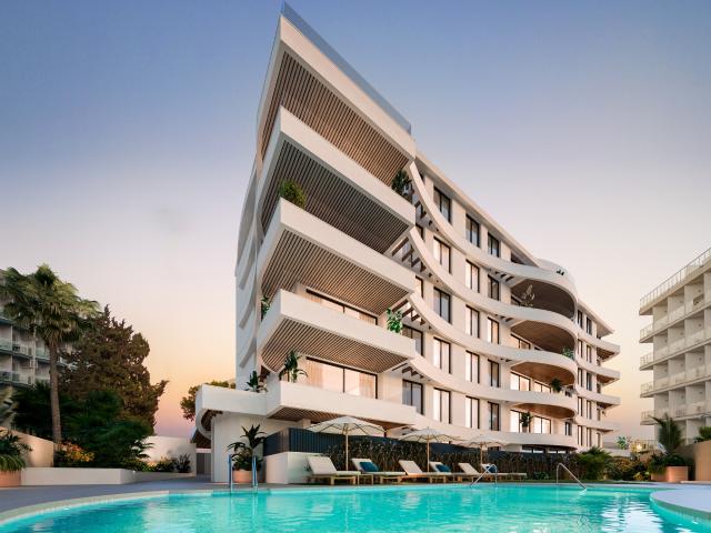 Elegancia junto al mar: apartamento de lujo en Benalmádena con fascinantes vistas al mar