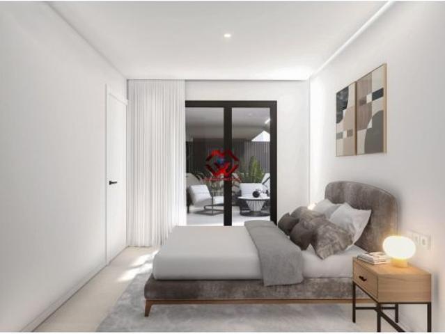 Elegancia mediterránea con piscina privada a un paso del mar