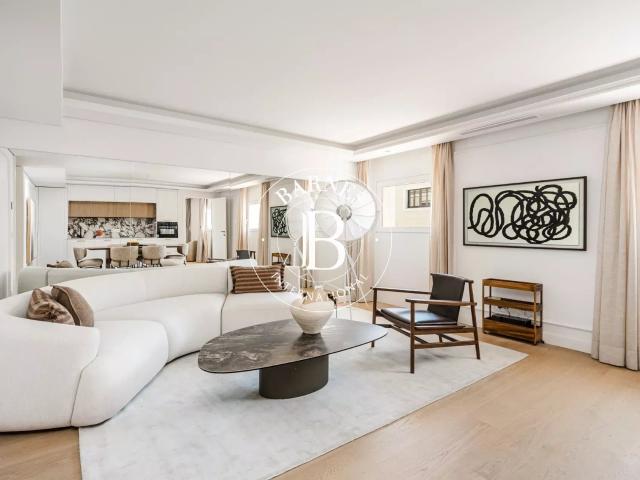 Elegancia señorial junto al Teatro Real 148m² Madrid