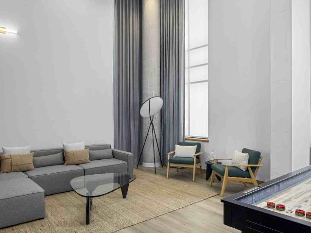 Element 2 Bedroom Apartment for Rent at 400 Kirkwood Ave, Ottawa, ON K1Z 0E7 Westboro
