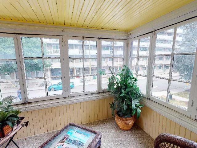 Elgin Street Apartments 1 Bedroom Apartment for Rent at 149 Maclaren St, Ottawa, ON K2P 0K8 Centretown