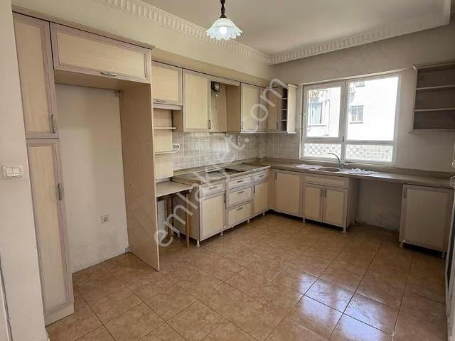 Elit Emlaktan Kiralık Geniş 3+1 Amerikan Mutfak