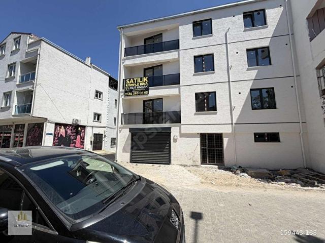 ELİT EMLAKTAN KOMPLE BINA ZAFERDE