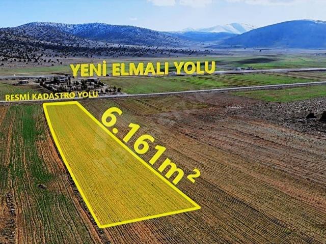 ELİT EMLAK'TAN SIMANDIR MAHALLESİNDE TİCARİ TARLA