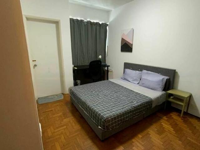 Elias Green D18, Condominium