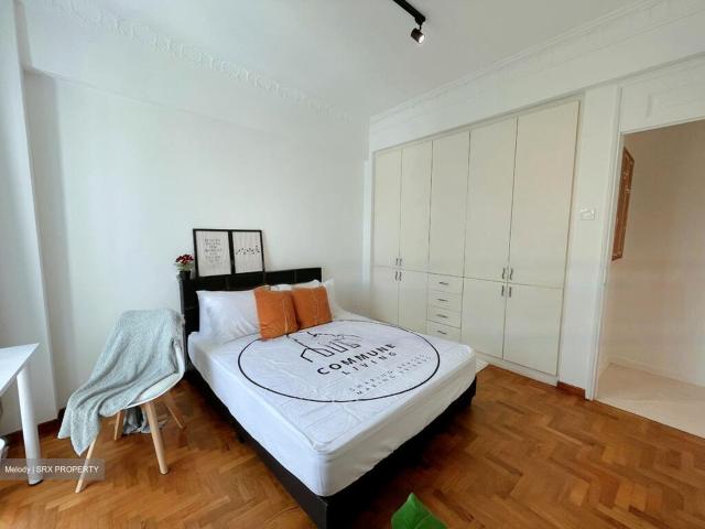 Elias Green D18, Condominium