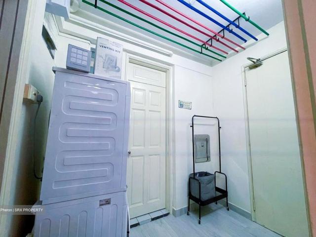 Elias Green D18, Condominium
