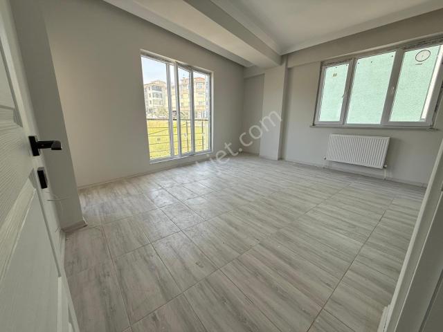 Elif Demirler'den Zafer Mh Sıfır 2.kat 3+1 Kiralık Daire