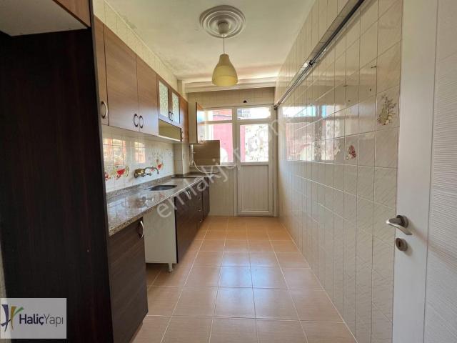 Çeliktepe İnci Sokakta 2+1 Ara Kat Balkonlu Kiralık Daire