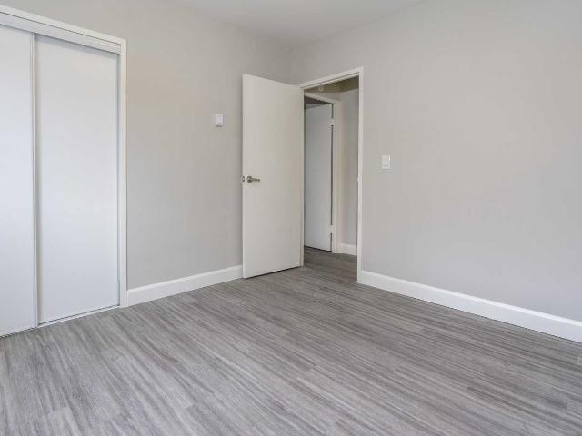 Elkhart Manor Apartments 2 Bedroom Apartment for Rent at 396 Exmouth St, Sarnia, ON N7T 5N6 Central City