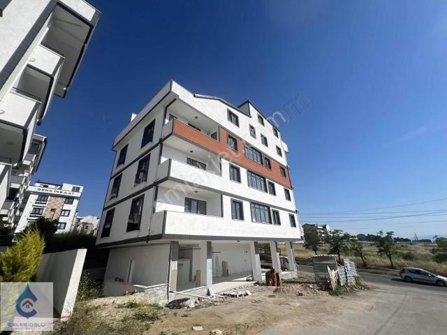 Çellebioglu Çayırova Bosna Cad. Üzeri 2+1 Arakat Daire