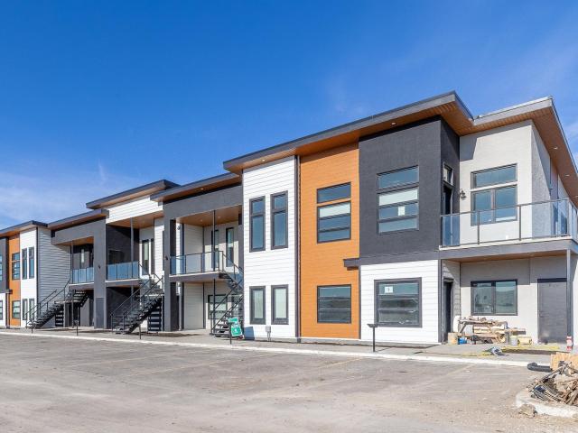 Ellington Flats & Towns Crawford 2Bed with Den [object Promise] for Rent