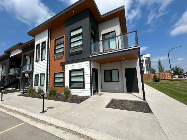 Ellington Flats & Towns Crawford Townhome for Rent