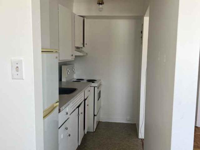 Elta Apartments 2 Bedroom Apartment for Rent at 2448 Carling Ave, Ottawa, ON K2B 7H3 Whitehaven