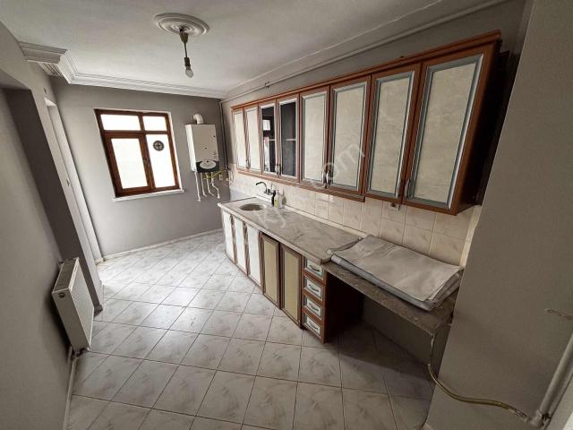 Elvan Mahallesi'nde Kat'ta Kiralık Yapılı boyalı 3+1 Daire